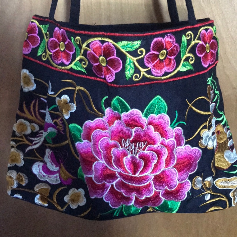 NEW!..ABSTRACT FLOWER PURSE!🌷👛